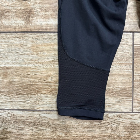 Lululemon Gear Up Crop Legging Size 8 Black Mesh Panel Pockets - Picture 11 of 16